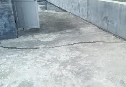 岭东楼顶漏水维修公司分享下如何解决卫生间隐蔽部位漏水的问题?